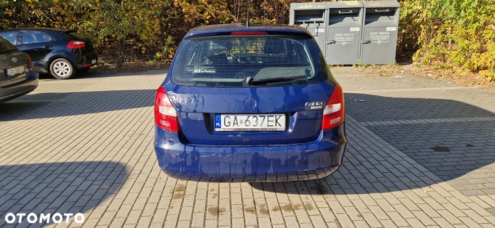 Skoda Fabia 2010 photo 4