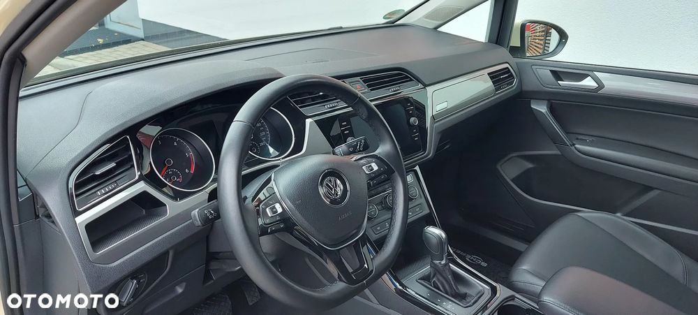 Volkswagen Touran 2.0 TDI BMT Comfortline Plus DSG - 23