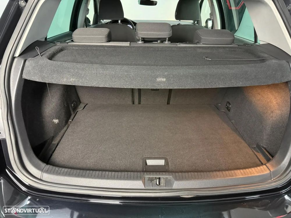 VW Golf 1.6 TDI Highline DSG - 18