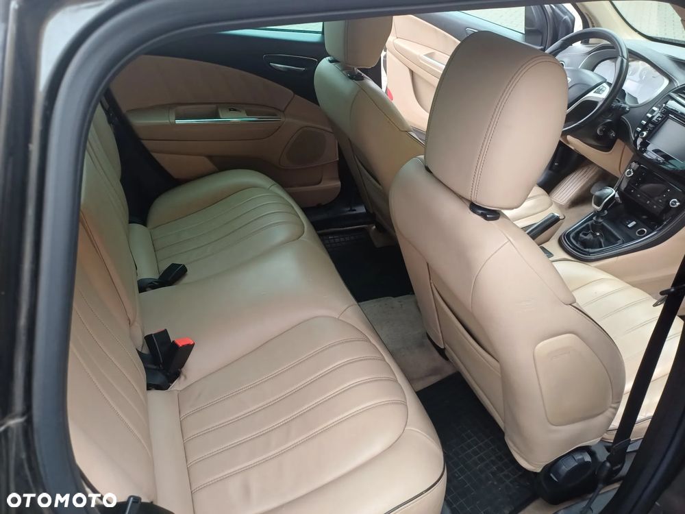 Lancia Delta 2.0 MJ Platino - 13