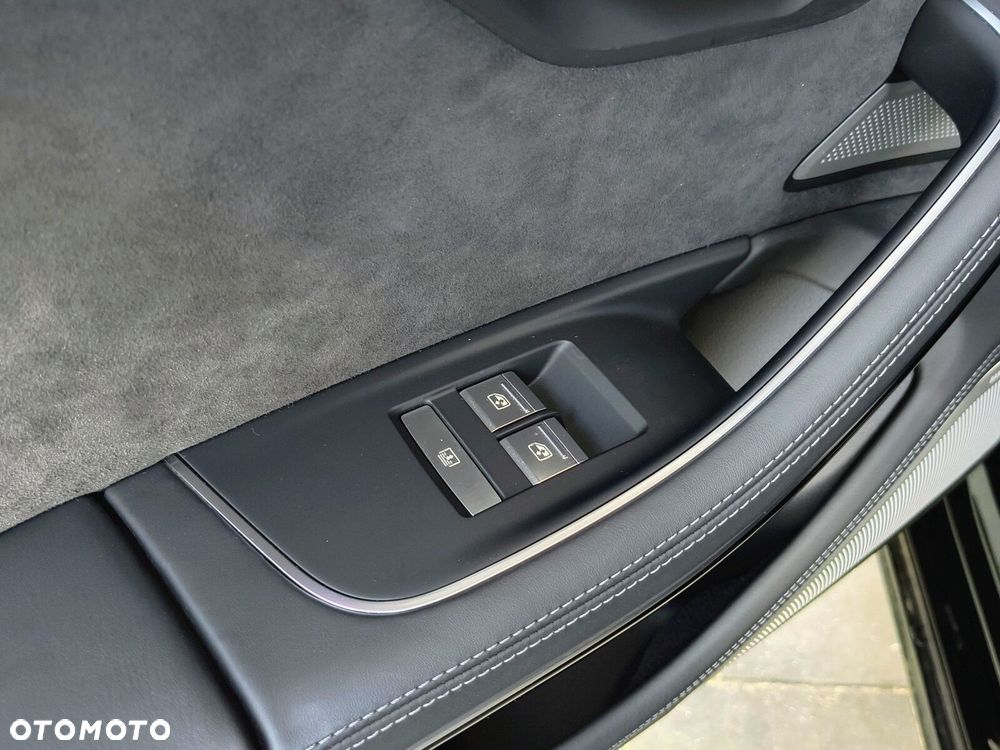 Audi S8 - 22