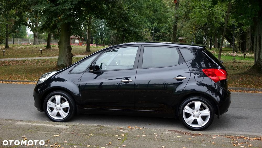 Kia Venga 1.6 CRDi 128 Black Collection - 29