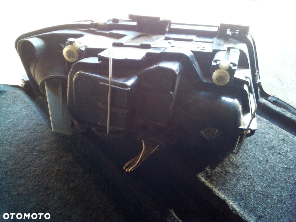 * LAMPA PRZEDNIA LEWA AUDI A6 C5 * - 4