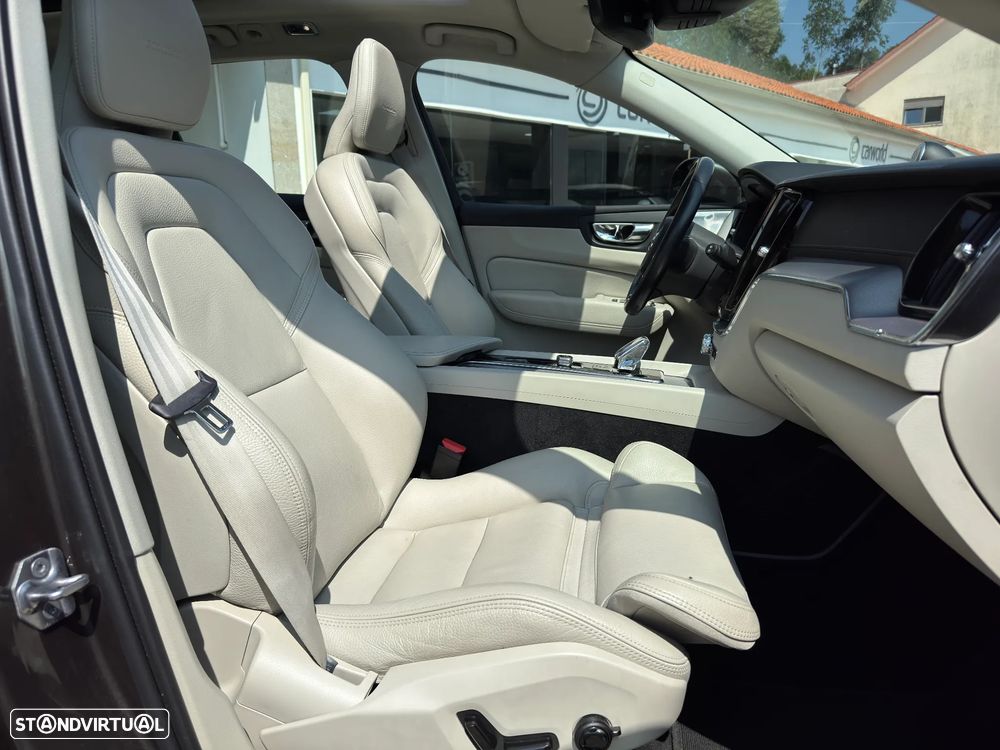 Volvo XC 60 2.0 T8 PHEV Inscription AWD - 15
