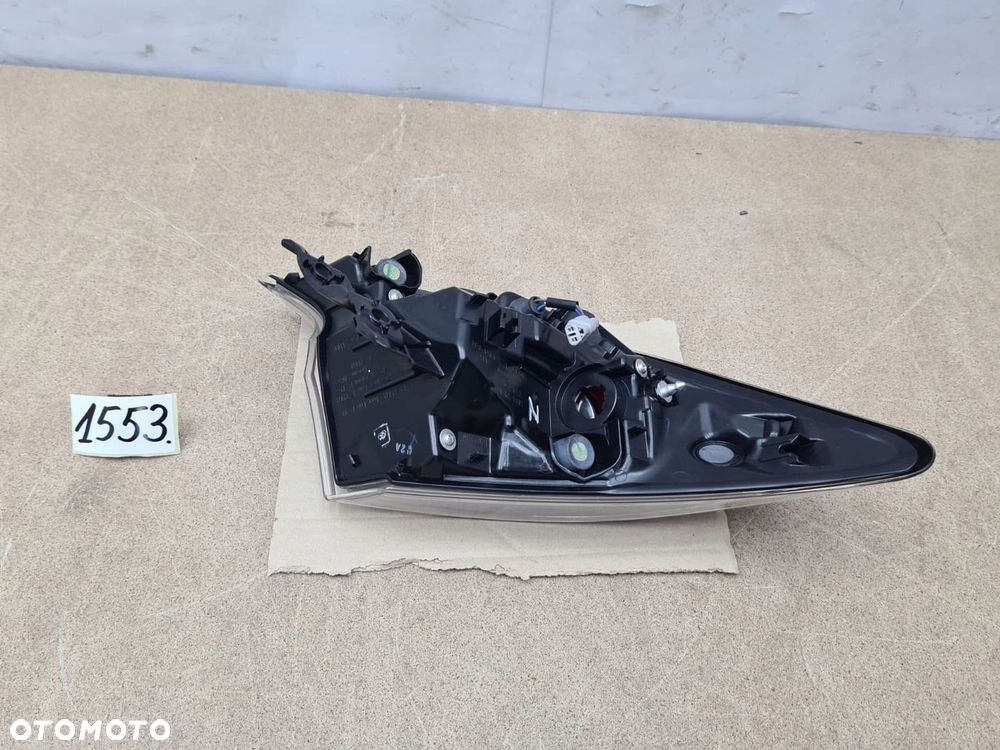 LAMPA TYLNA PRAWA PRAWY TYŁ TOYOTA COROLLA E21 HB - 7