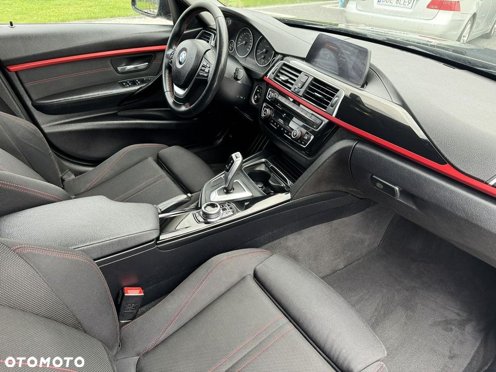 BMW Seria 3 318d Sport Line - 25