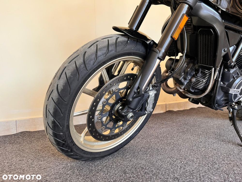 Ducati Scrambler - 16