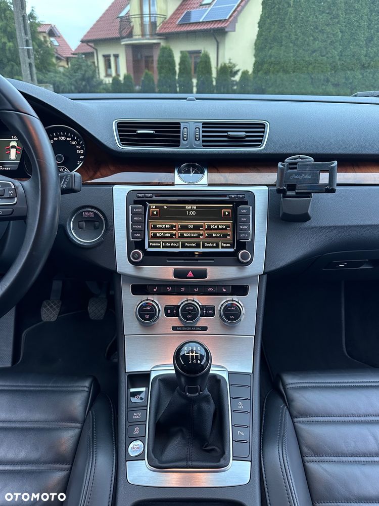 Volkswagen Passat 2.0 TDI Highline - 22