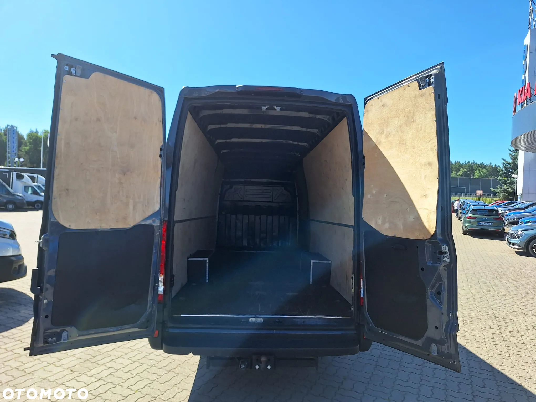 Iveco Daily 35S18 furgon maxi 16m / Krajowy / 3.0 180KM - 10