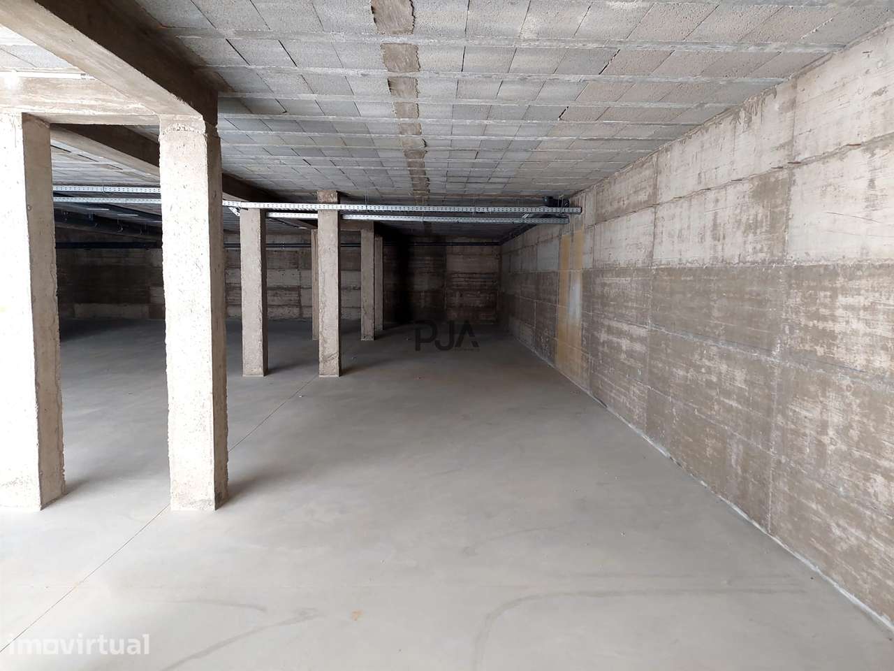 Lugar de Estacionamento / Armazém /Arrumos de 400 m² em Penalva do Cas - Grande imagem: 3/8