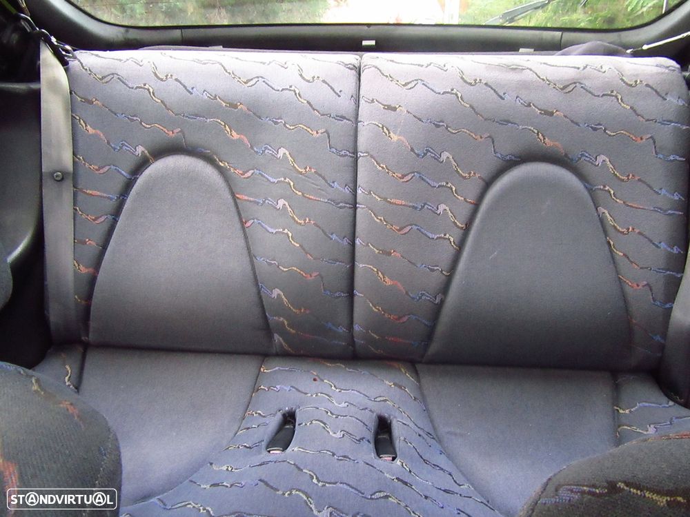 Hyundai Coupe 1.6 16V - 12