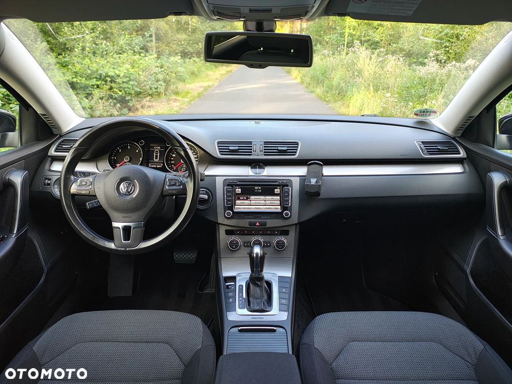 Volkswagen Passat - 7