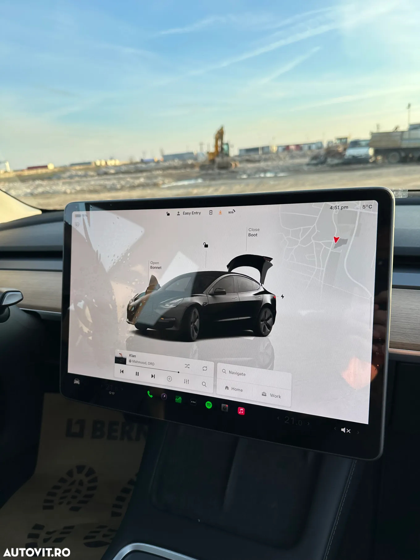 Tesla Model 3 - 32