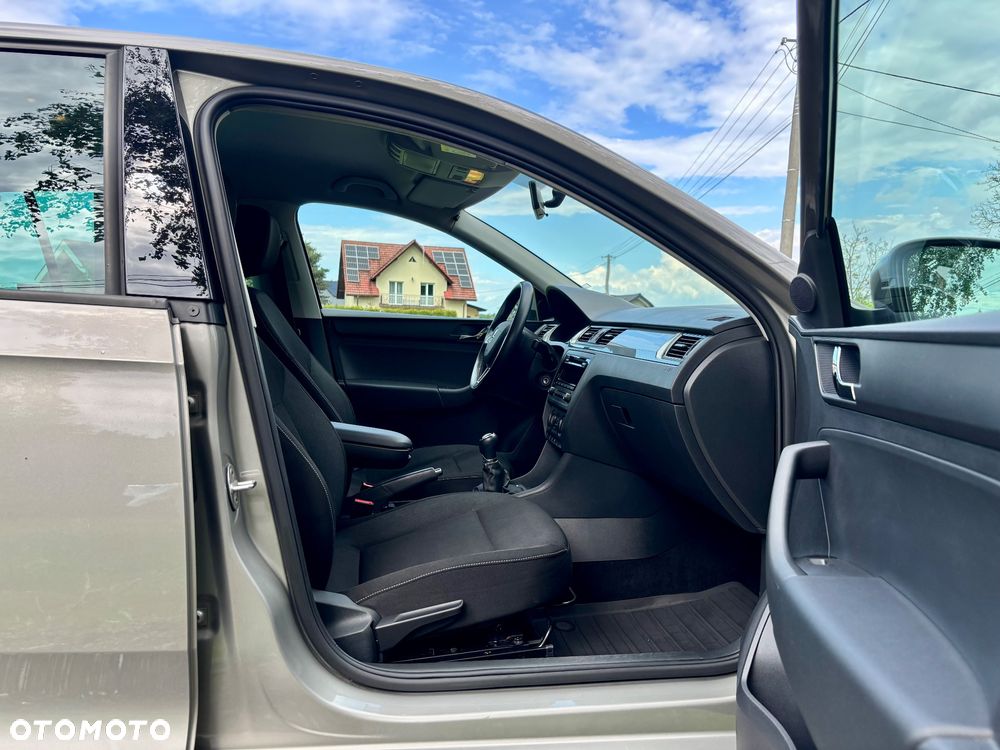 Skoda RAPID 1.2 TSI Ambition - 34