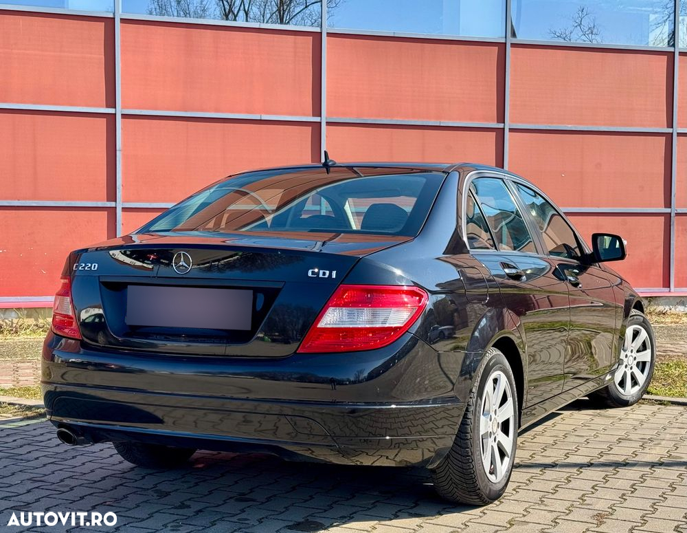 Mercedes-Benz C 220 CDI DPF Automatik BlueEFFICIENCY Elegance - 25
