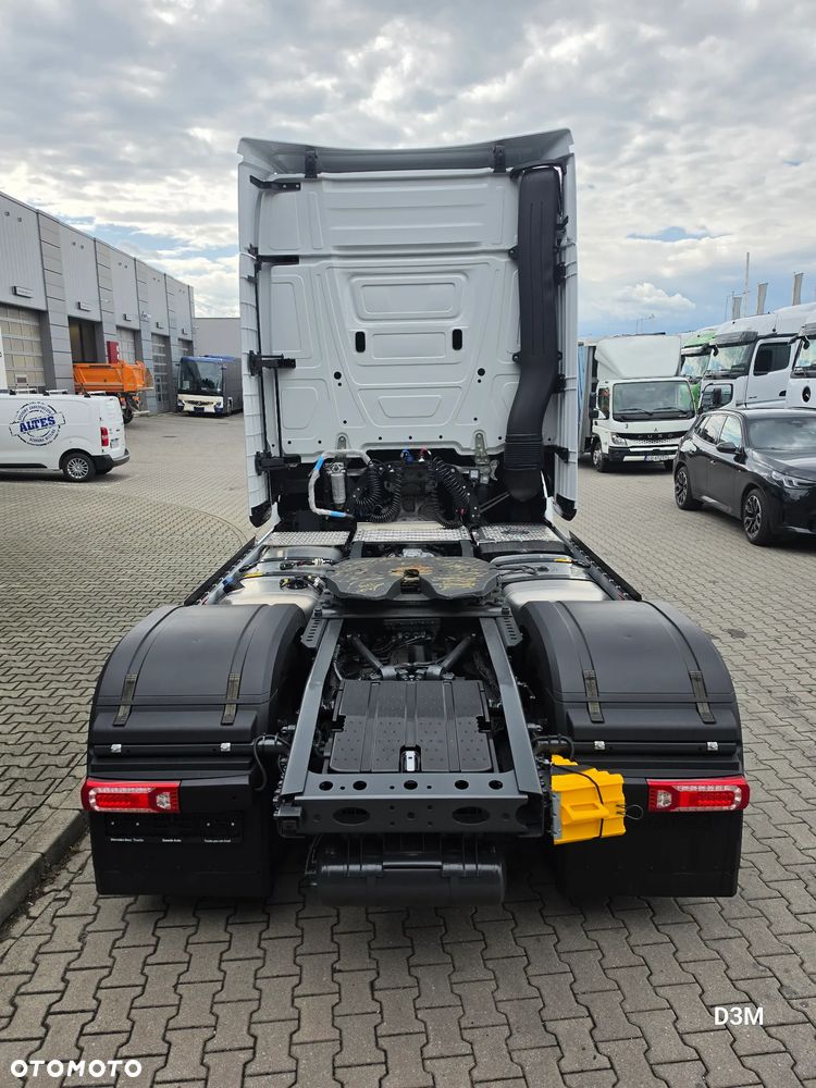 Mercedes-Benz actros - 3