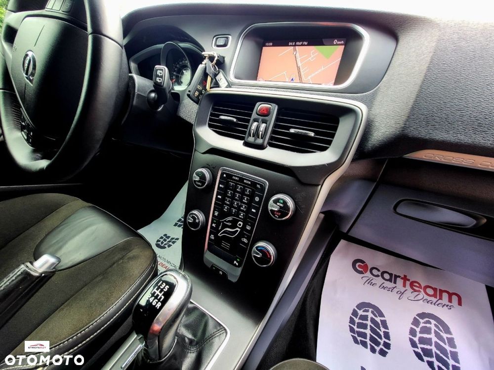 Volvo V40 Cross Country - 26