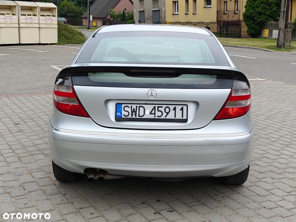 Mercedes-Benz Klasa C 180 Kompressor Sport Edition - 13
