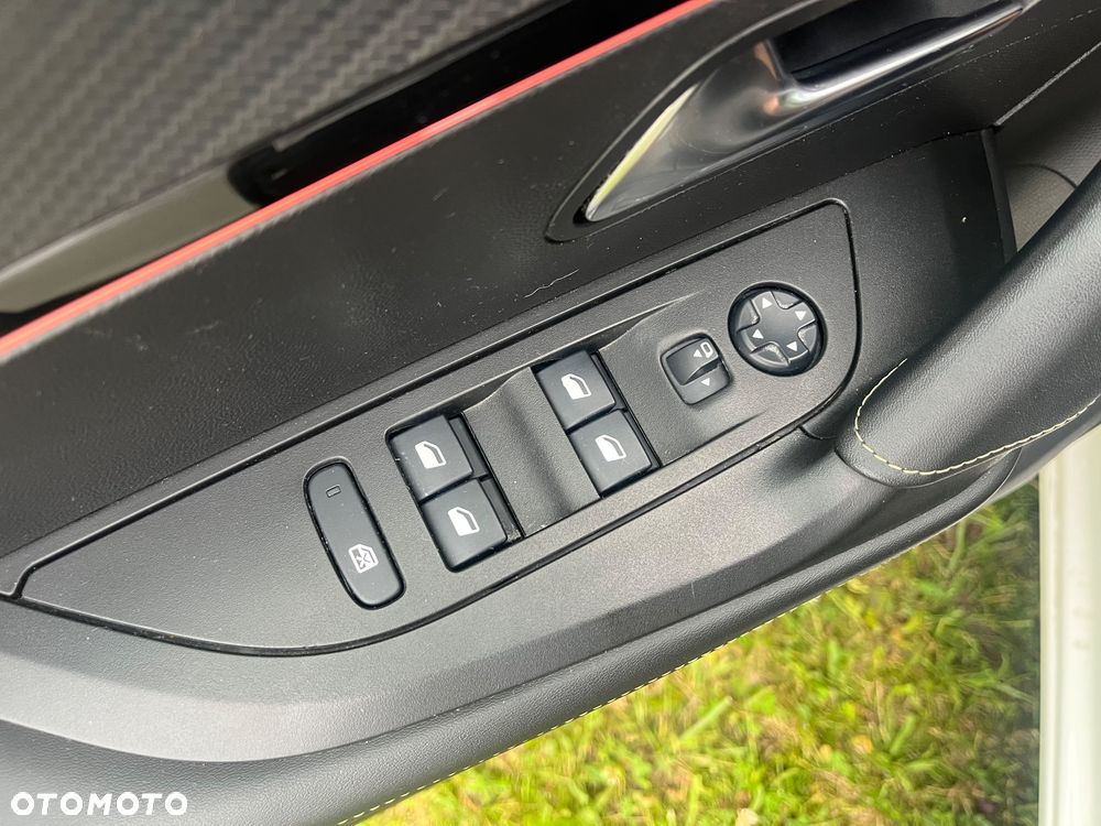 Peugeot 2008 1.5 BlueHDi GT Line S&S EAT8 - 25