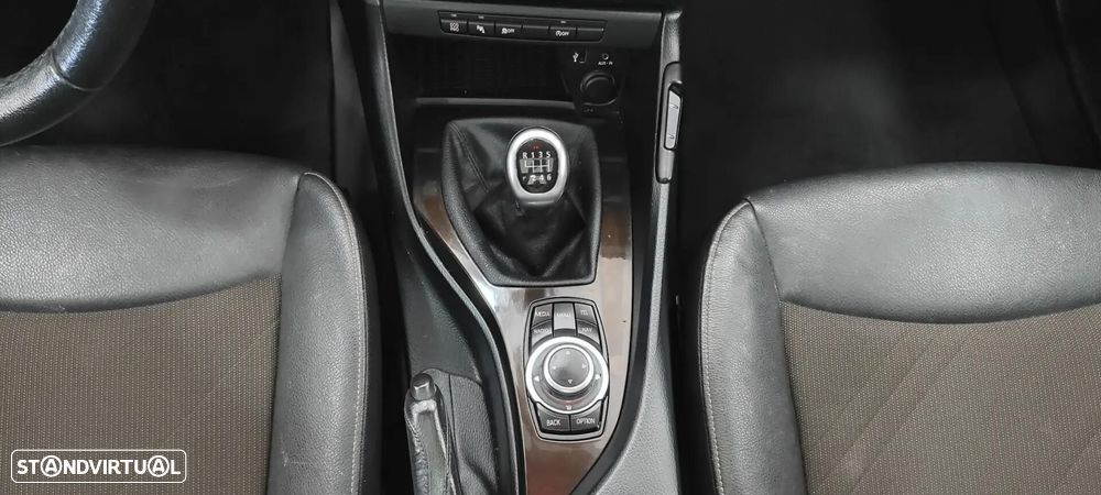 BMW X1 18 d sDrive Line Sport - 29