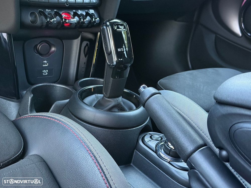 MINI 5 Portas Cooper S Premium JCW Auto - 37