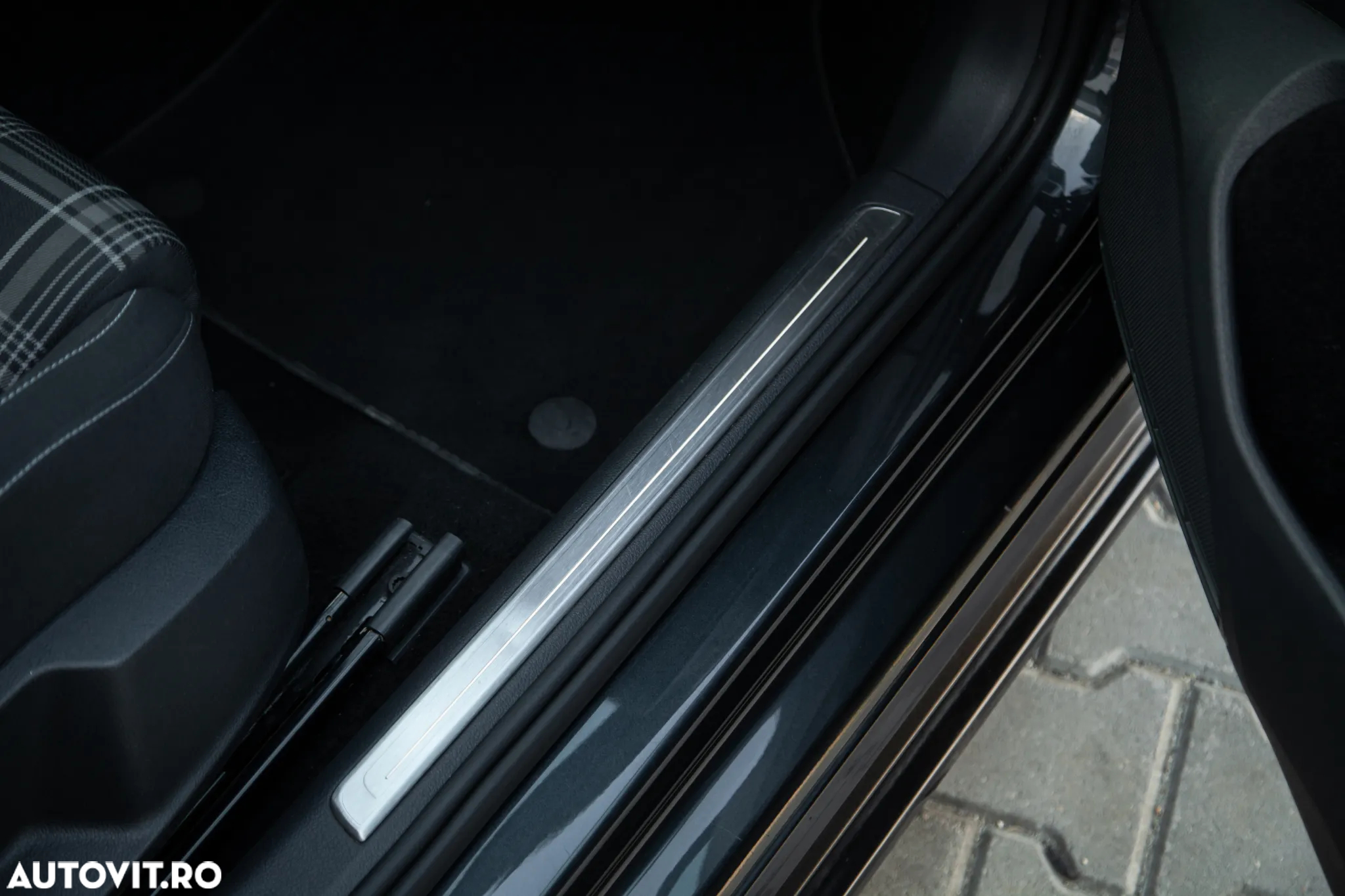 Volkswagen Golf - 27
