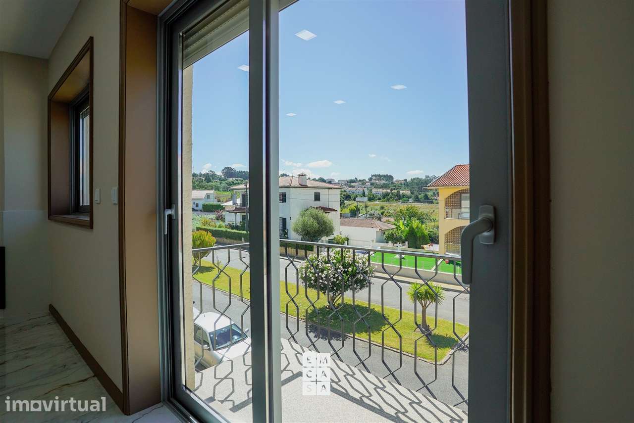 Apartamento T3 Arrendamento em Oliveira de Azeméis, Santiago de Riba-U - Grande imagem: 4/27