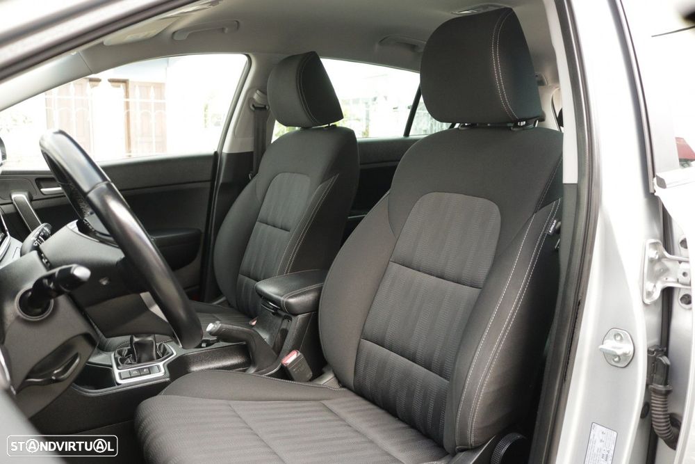 Kia Sportage 1.6 CRDi ISG MHEV Urban - 18