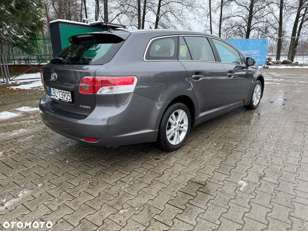 Toyota Avensis 1.8 Sol EU5 - 7