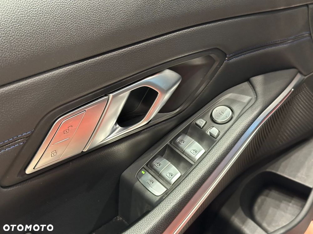 BMW Seria 3 320d xDrive M Sport sport - 23