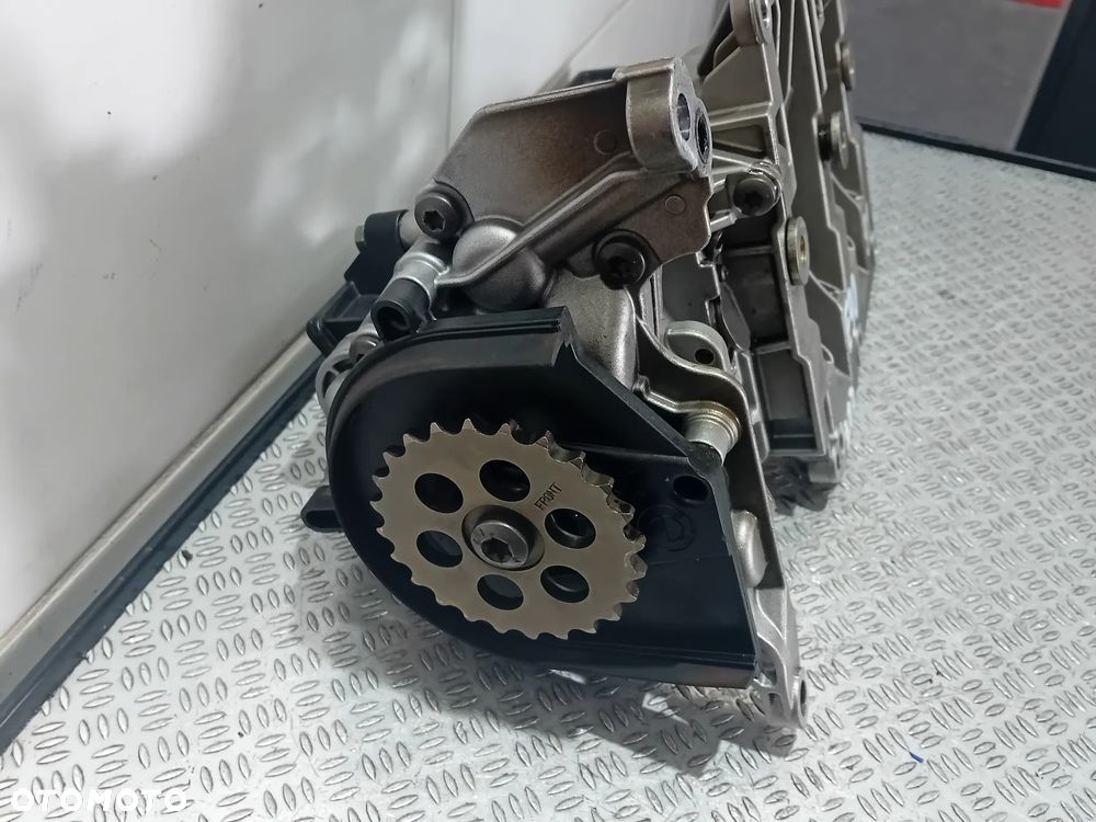 pompa oleju BMW E90-91 2.0 D 2008 7798014 - 2