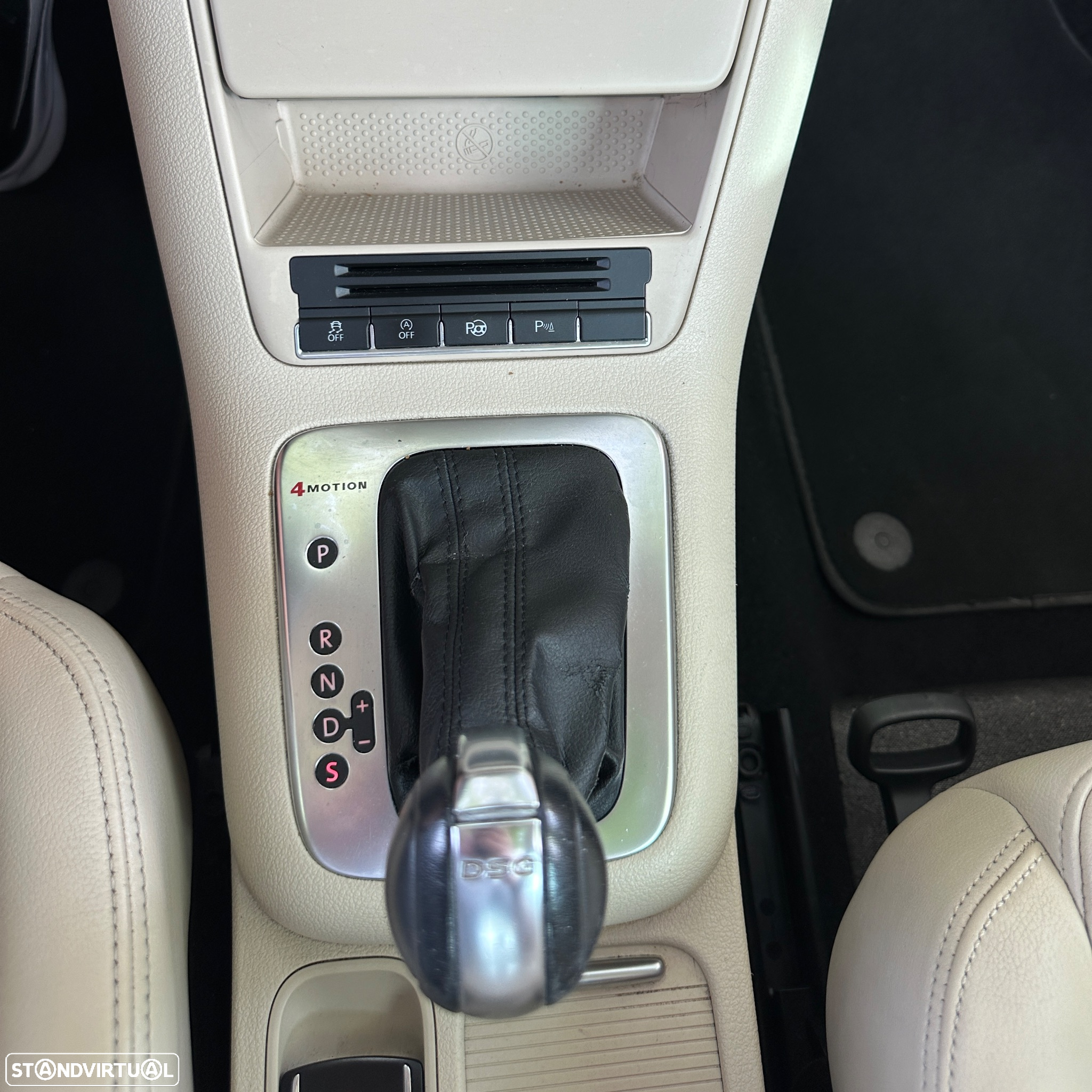 VW Tiguan 2.0 TDi Sport BlueMotion 4Motion DSG - 30
