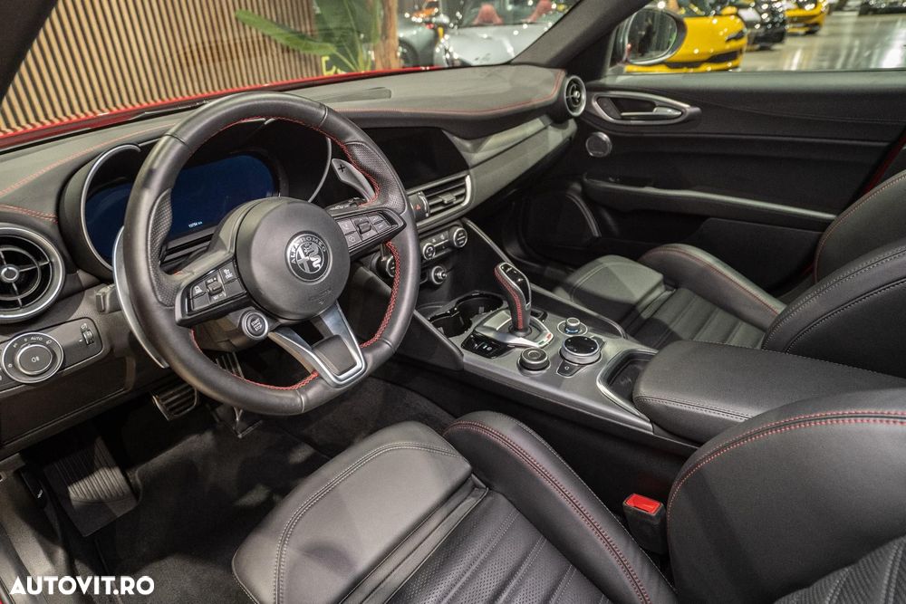 Alfa Romeo Giulia 2.0 Turbo 16V AT8-Q4 Competizione - 20