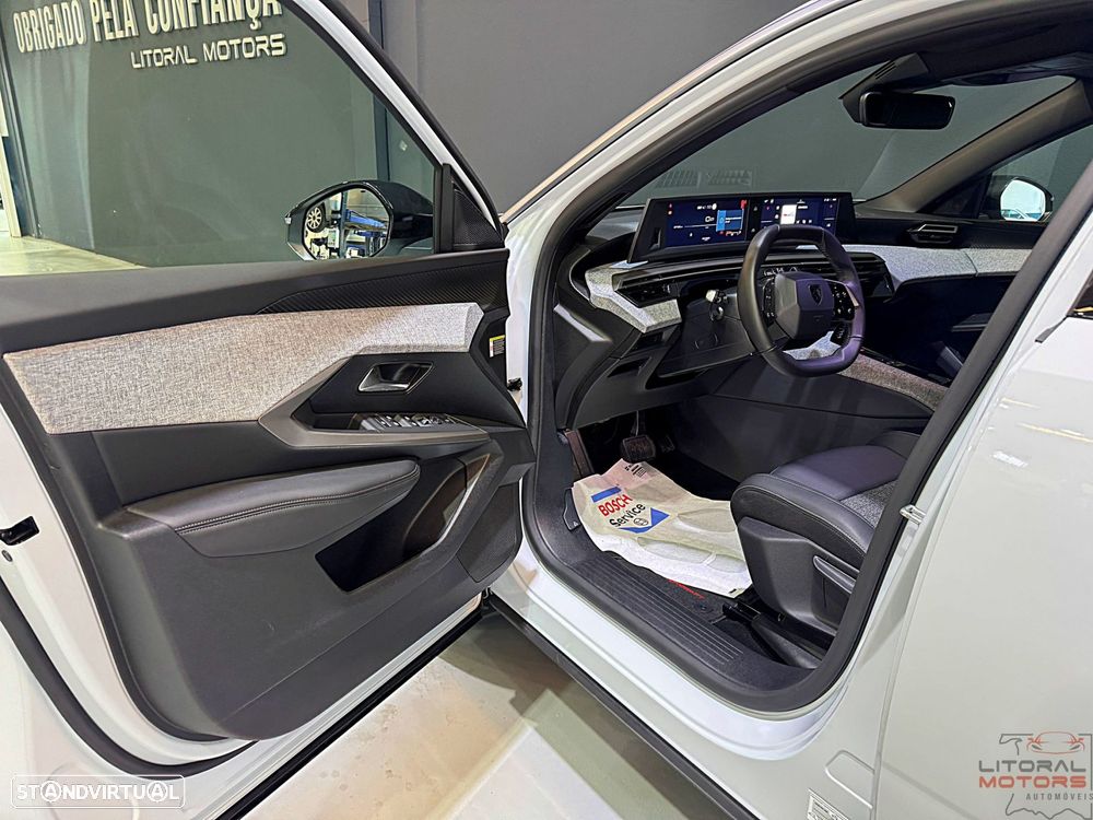 Peugeot 3008 1.2 Hybrid Allure e-DCS6 - 14