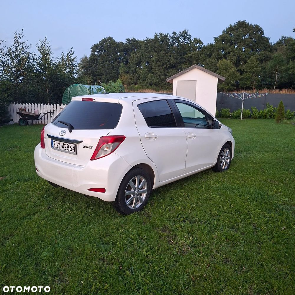 Toyota Yaris 1.4 D-4D Premium - 6