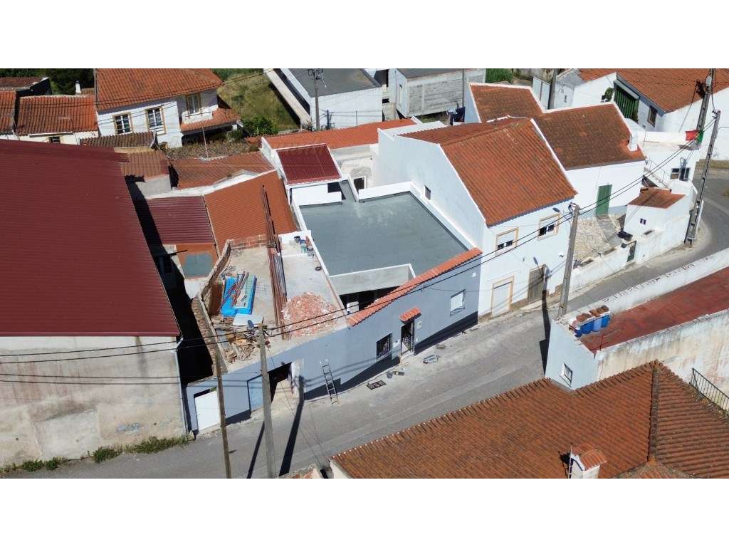 Moradia T2+1(nova) com garagem e terraço - Grande imagem: 2/32