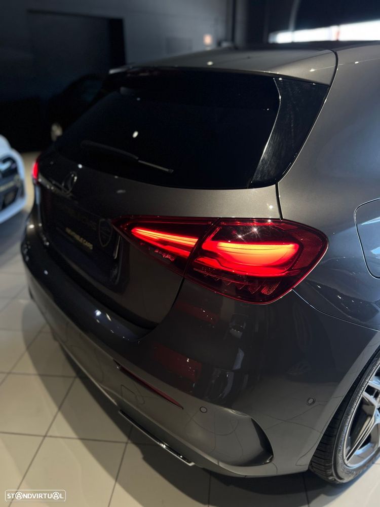Mercedes-Benz A 250 e AMG Line - 11