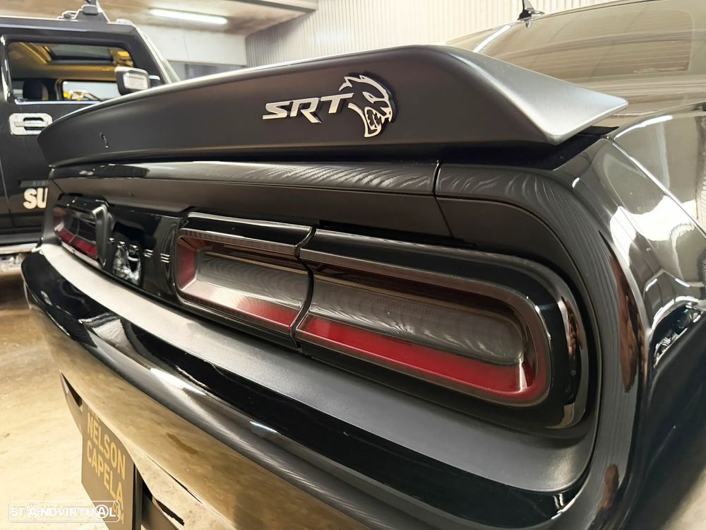 Dodge Challenger Auto SRT Hellcat - 58