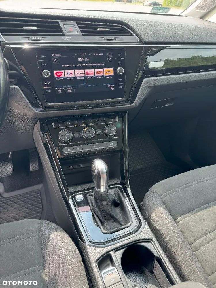 Volkswagen Touran - 19