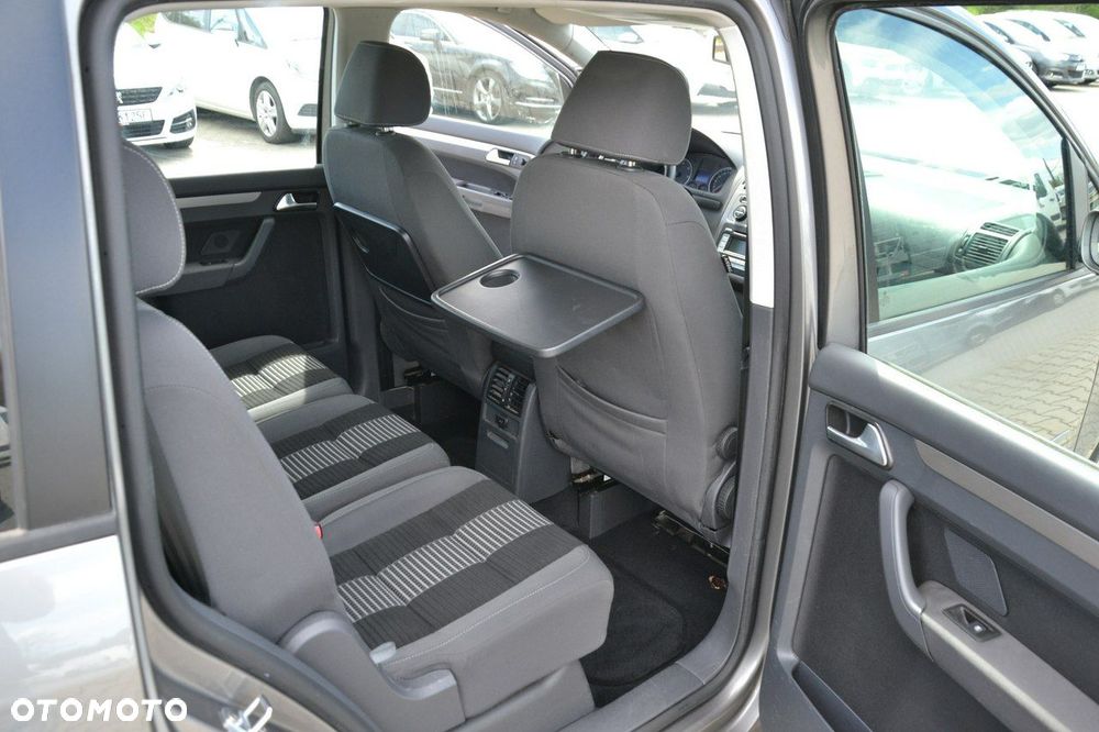 Volkswagen Touran - 21