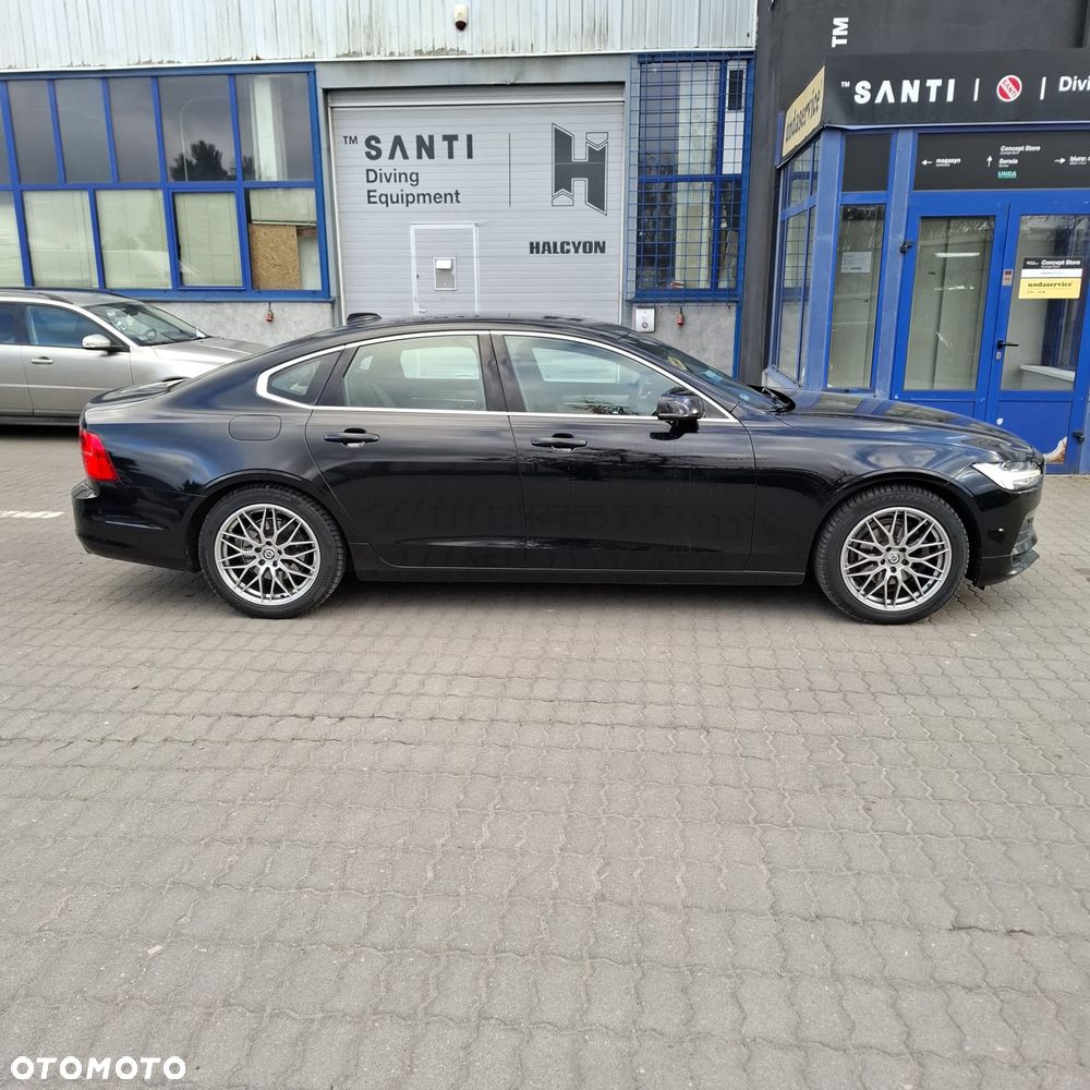 Volvo S90 - 1