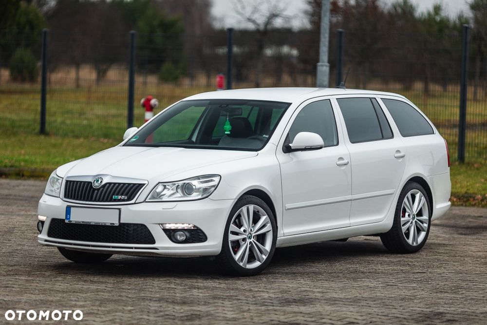 Skoda Octavia 2.0 TDI CR DPF RS - 5