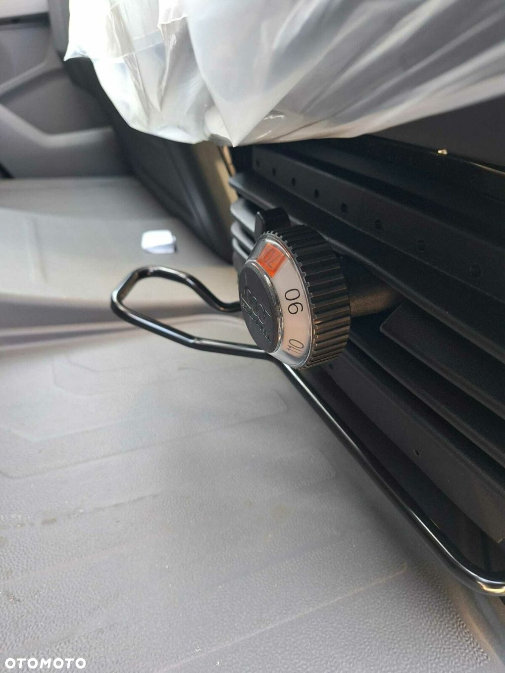 Volkswagen Crafter Crafter 35 Podwozie z pojedynczą kabiną silnik: 2,0 l EURO VI SCR 163 KM / skrzynia biegów: Przedni napęd manualna 6-biegowa rozstaw osi: 4490 mm - 9