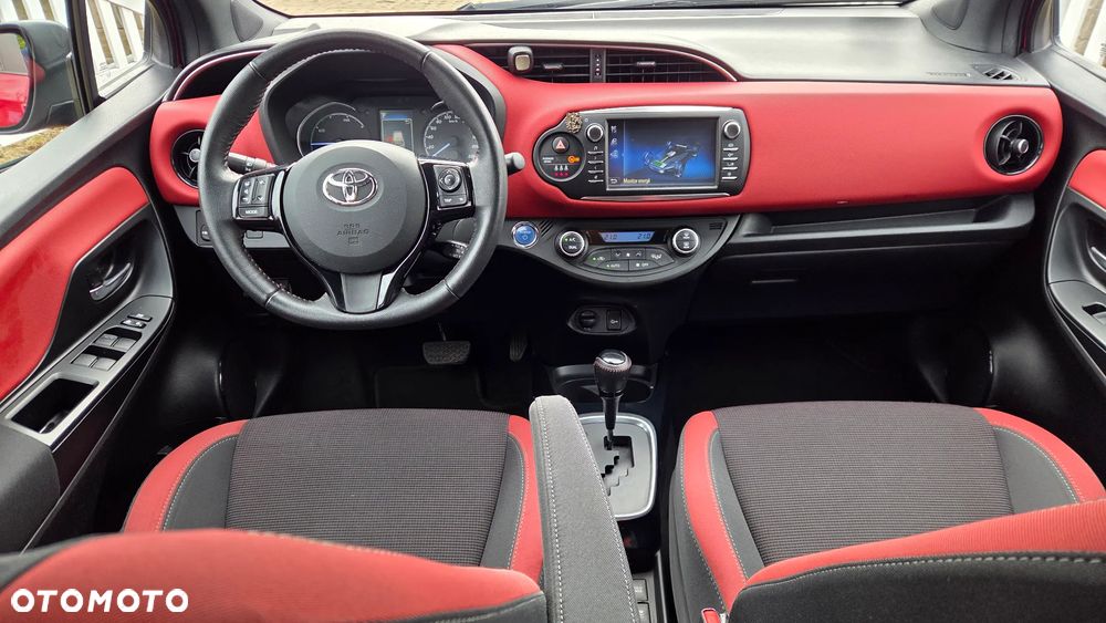 Toyota Yaris Hybrid 100 Selection Platinum - 5