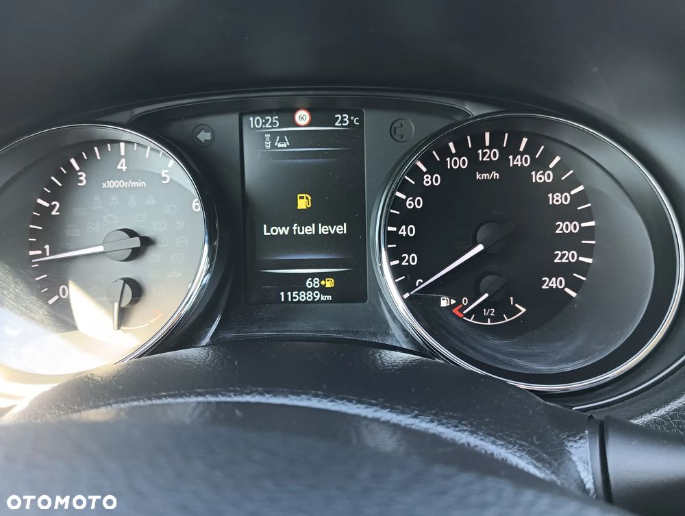 Nissan Qashqai 1.2 DIG-T N-Vision - 33