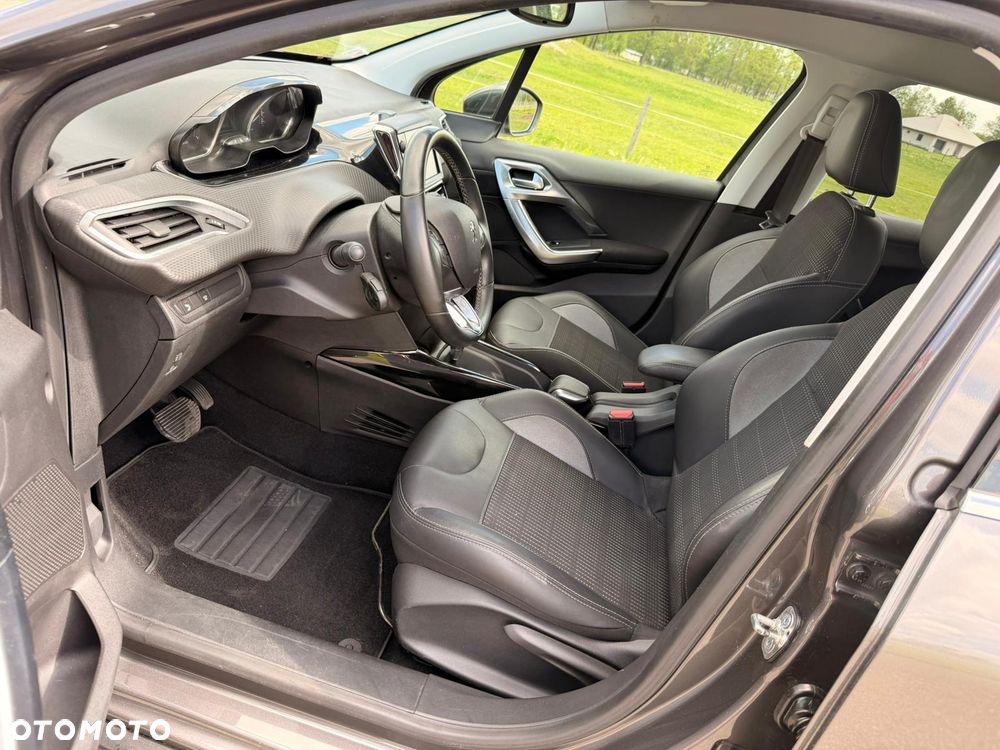 Peugeot 2008 1.2 Pure Tech Style S&S EAT6 - 18