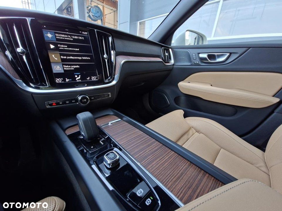 Volvo V60 Cross Country - 30