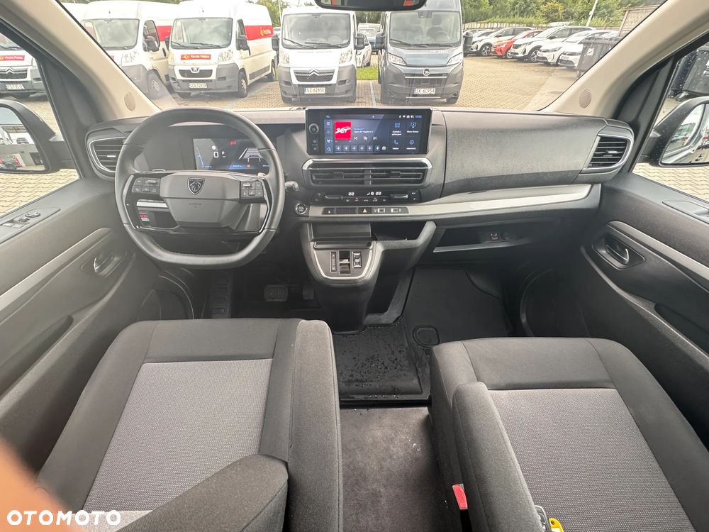 Peugeot Traveller - 11