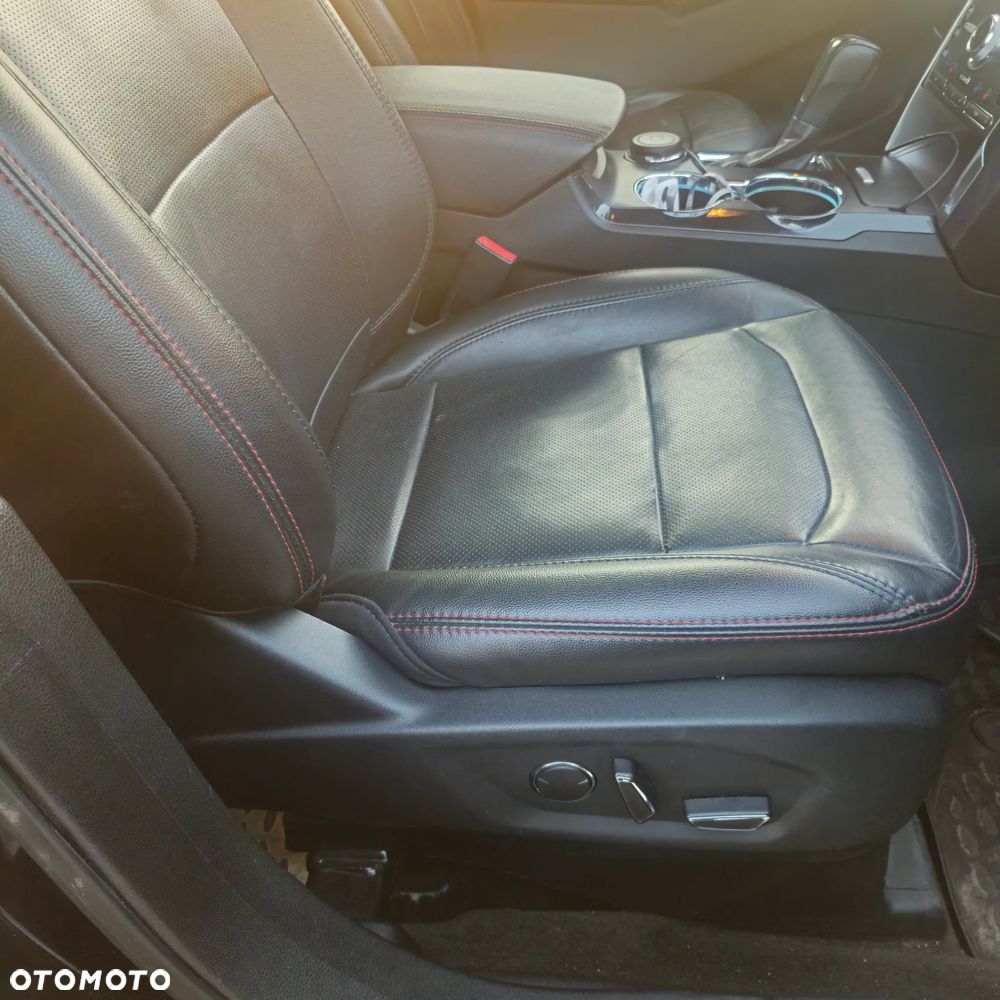 Ford Explorer - 17