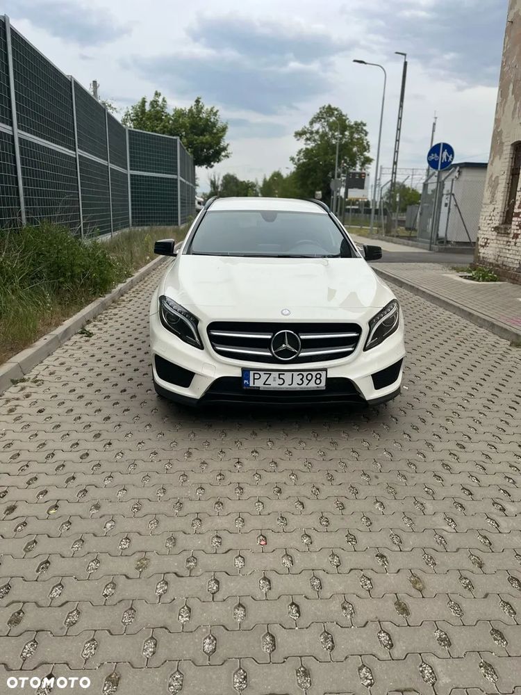 Mercedes-Benz GLA - 2